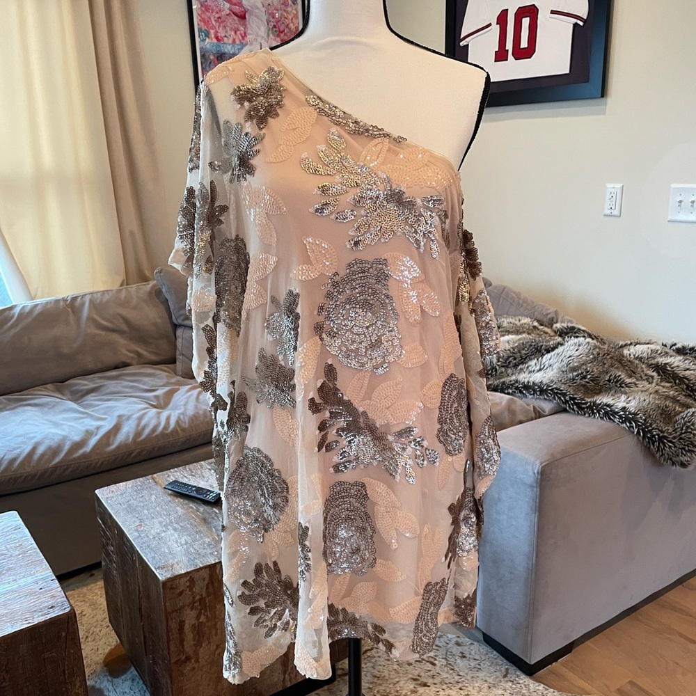 Brand new Karlie off the shoulder dress size L